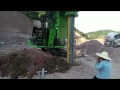 Độ sâu làm việc điển hình của giàn khoan thủy lực và giàn khoan xoay là bao nhiêu?