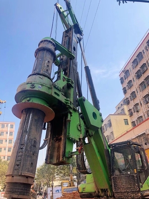 Máy đóng cọc khoảng không thấp bằng kính thiên văn Lực kéo lùi 200kN Công suất 150kW