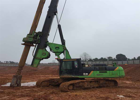 CAT Chassis Máy đóng cọc thủy lực 60m / phút Máy khoan bánh xích đất trong nền móng